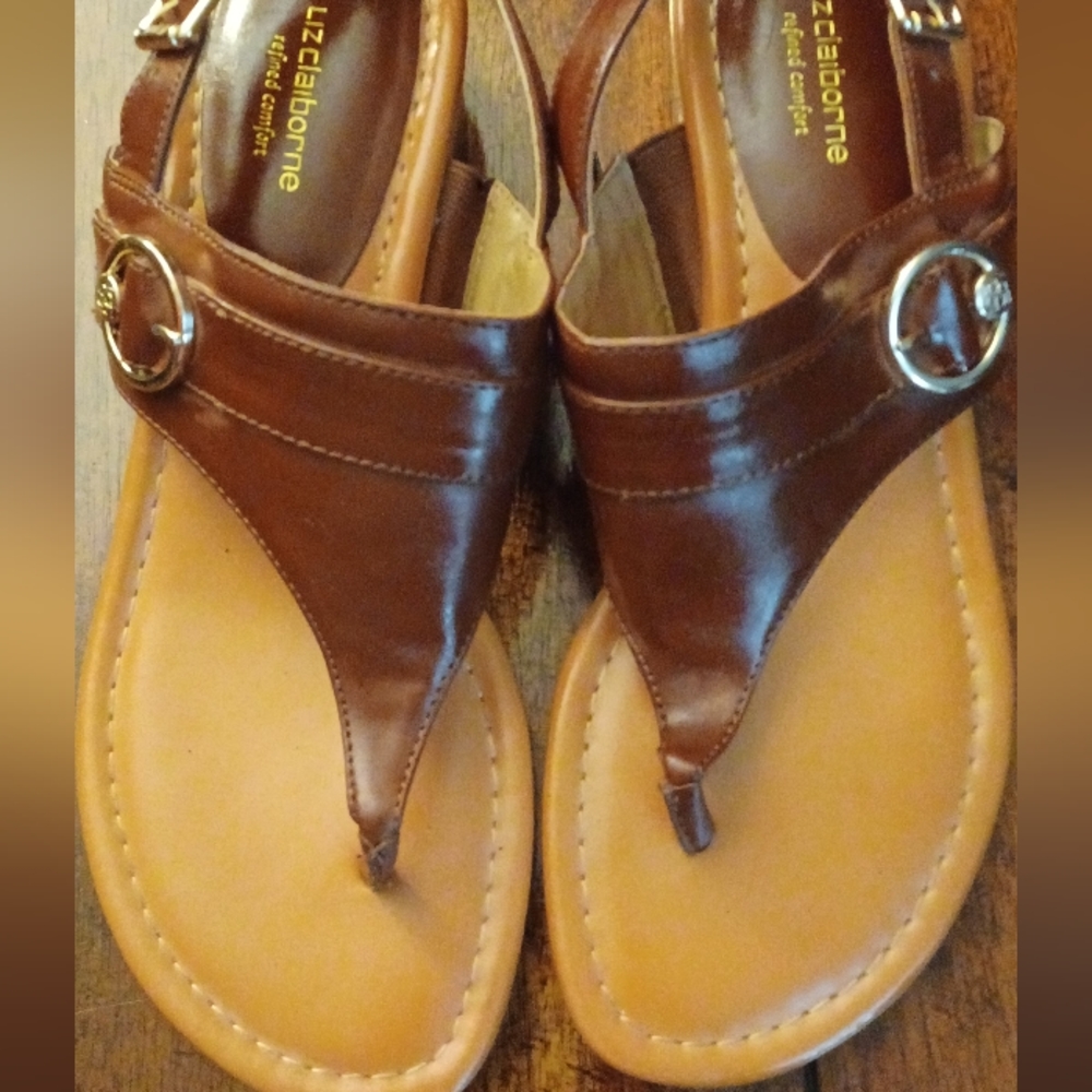 LIZ CLAIBORNE SANDLES